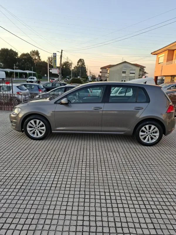 Volkswagen Golf 1.6 TDi GPS Edition DSG 4