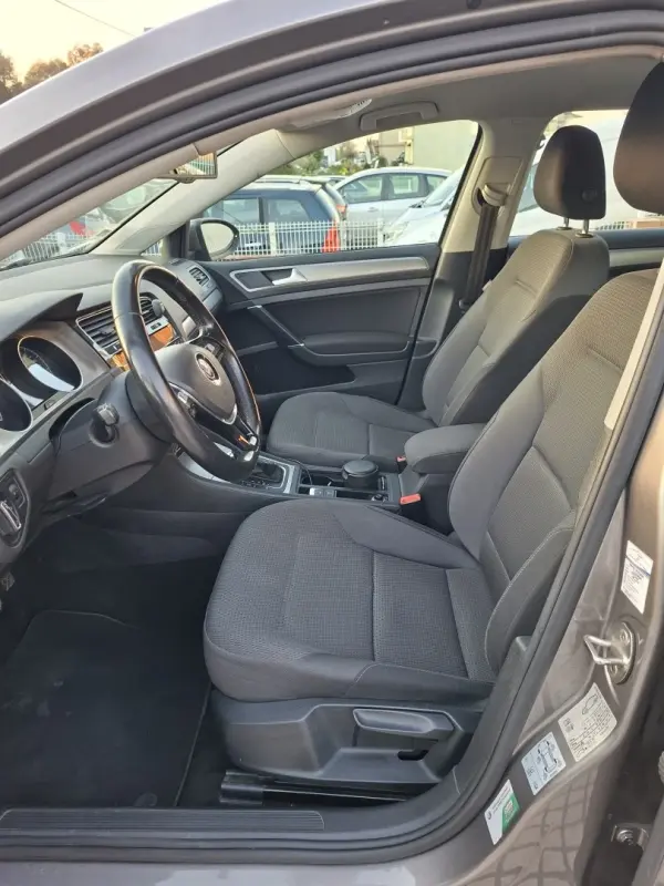 Volkswagen Golf 1.6 TDi GPS Edition DSG 12