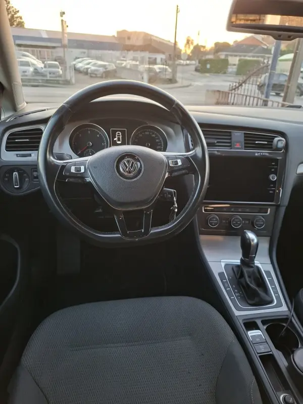 Volkswagen Golf 1.6 TDi GPS Edition DSG 30
