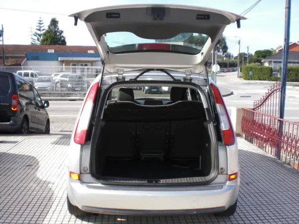 Ford C-Max 2.0 TDCi DPF Ghia 17