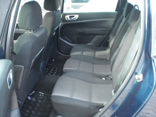 Peugeot 307 1.6 HDi SE Navteq 12