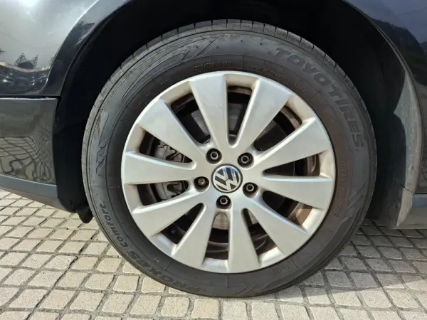 Volkswagen Passat Variant 1.6 TDi BlueMotion 11