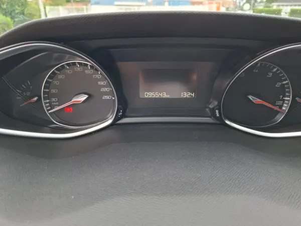 Peugeot 308 1.2 PureTech Allure 13
