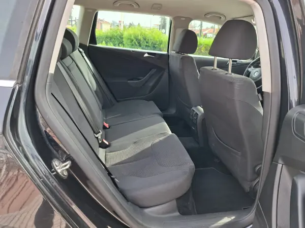 Volkswagen Passat Variant 1.6 TDi BlueMotion 23