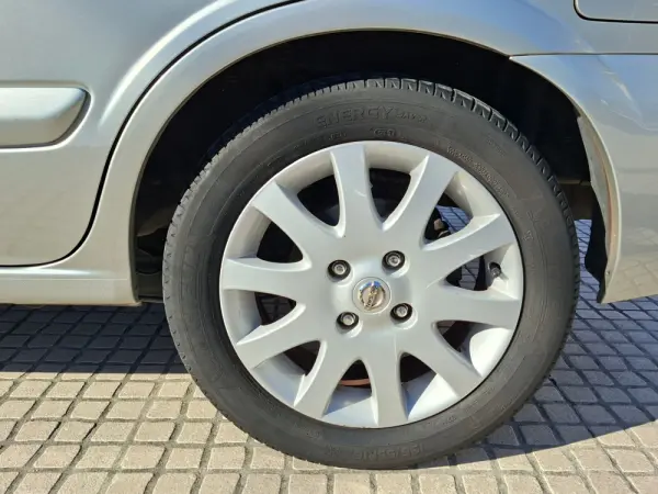 Nissan Almera 1.5 dCi Action 9
