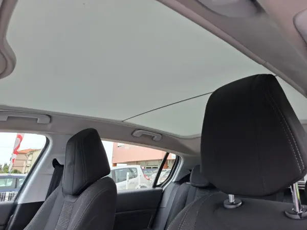 Peugeot 308 1.2 PureTech Allure 23