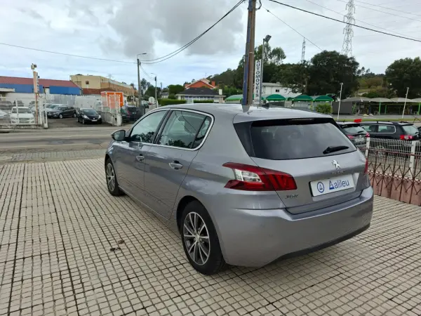 Peugeot 308 1.2 PureTech Allure 5