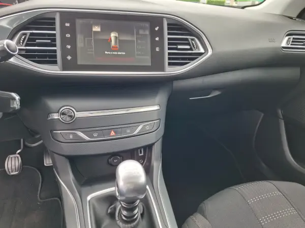 Peugeot 308 1.2 PureTech Allure 14