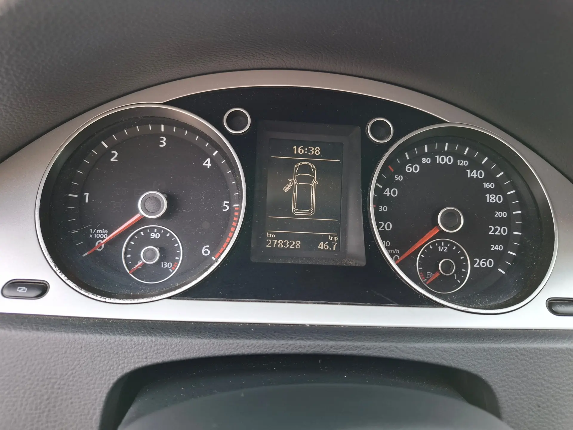 Volkswagen Passat Variant 1.6 TDi BlueMotion 18