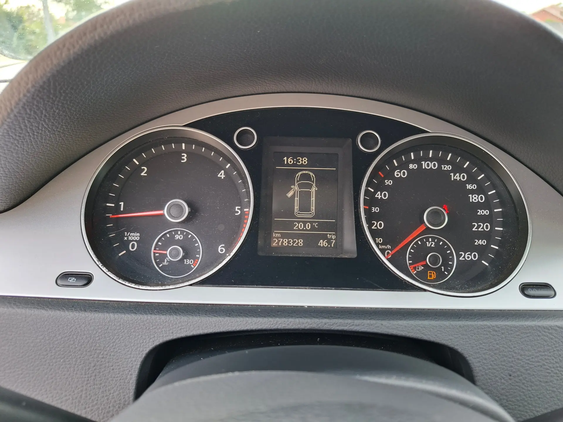 Volkswagen Passat Variant 1.6 TDi BlueMotion 19