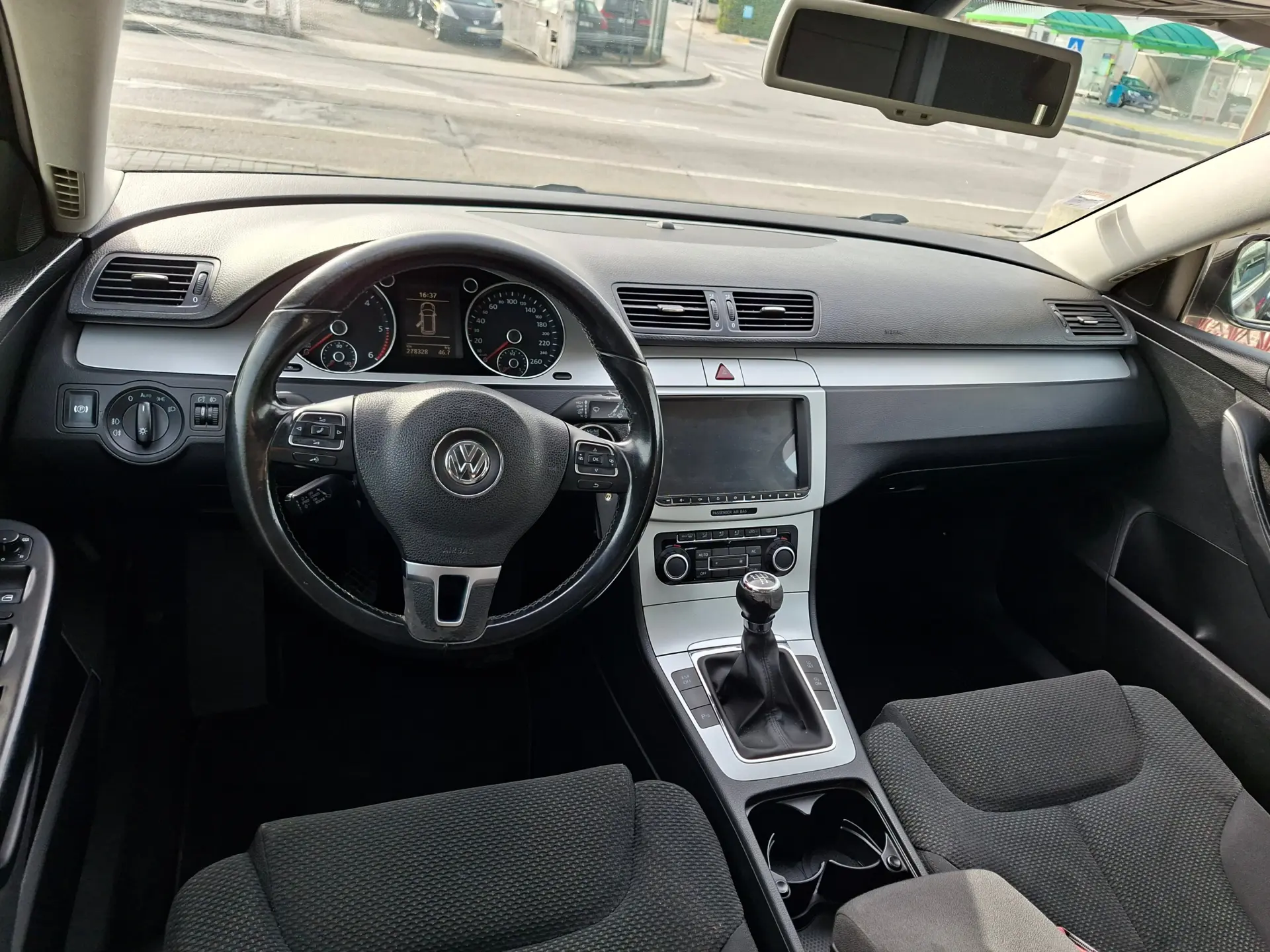 Volkswagen Passat Variant 1.6 TDi BlueMotion 14
