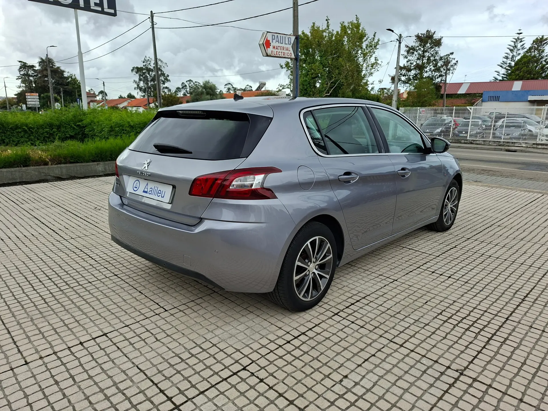 Peugeot 308 1.2 PureTech Allure 7