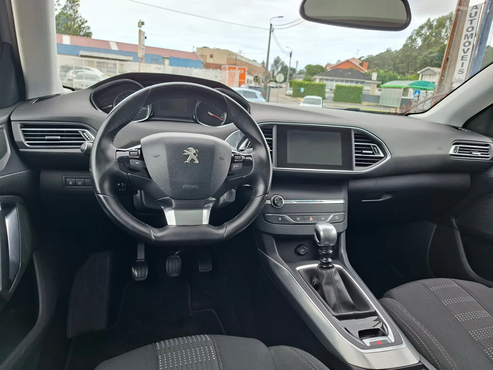Peugeot 308 1.2 PureTech Allure 12