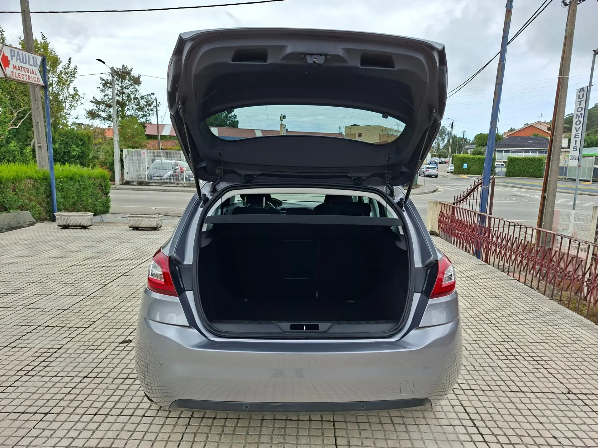 Peugeot 308 1.2 PureTech Allure 8