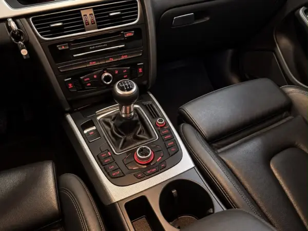 Audi A4 2.0 6