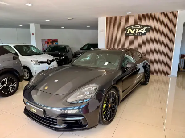 Porsche Panamera Outro 1