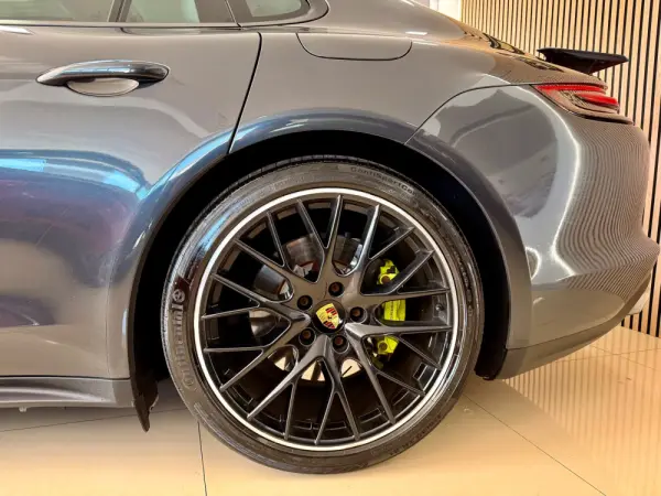 Porsche Panamera Outro 5