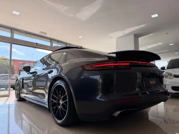 Porsche Panamera Outro 6