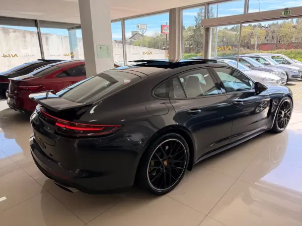 Porsche Panamera Outro 7