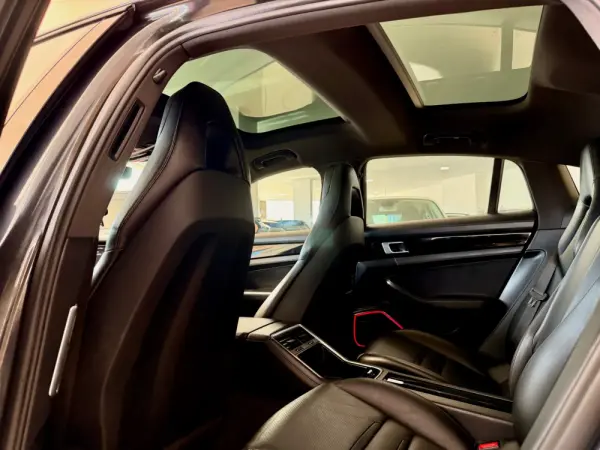 Porsche Panamera Outro 18