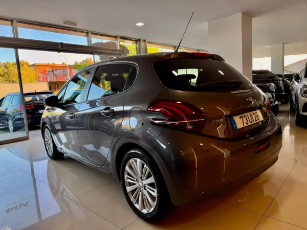 Peugeot 208 1.2 PureTech Style 5
