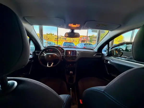 Peugeot 208 1.2 PureTech Style 11
