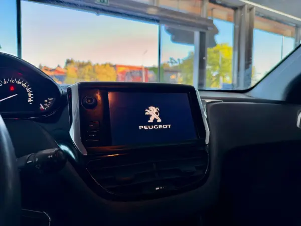 Peugeot 208 1.2 PureTech Style 13