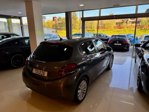 Peugeot 208 1.2 PureTech Style 14