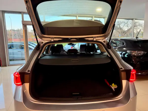 SEAT Leon ST 2.0 TDI Style 11