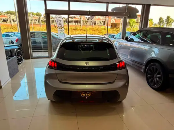 Peugeot 208 1.2 PureTech 100 5