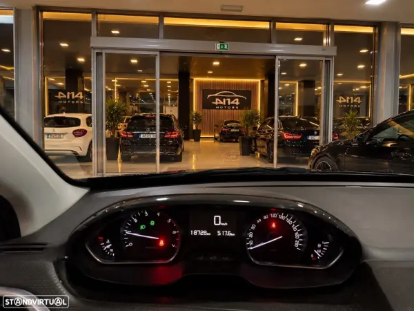 Peugeot 2008 1.2 VTi 7