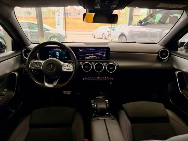 Mercedes-Benz A 180 AMG 7