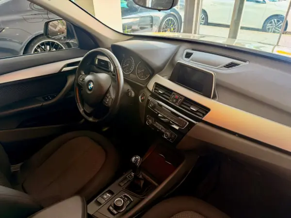 BMW X1 16 d sDrive Advantage 7