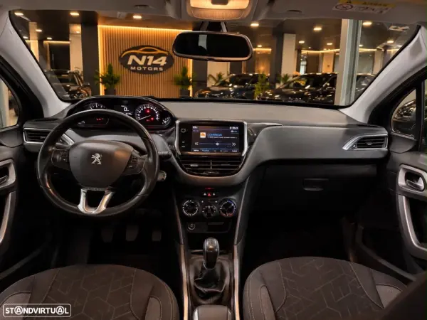 Peugeot 2008 1.2 VTi 8