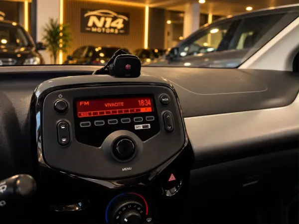 Citroen C1 Airscape PureTech Shine 8