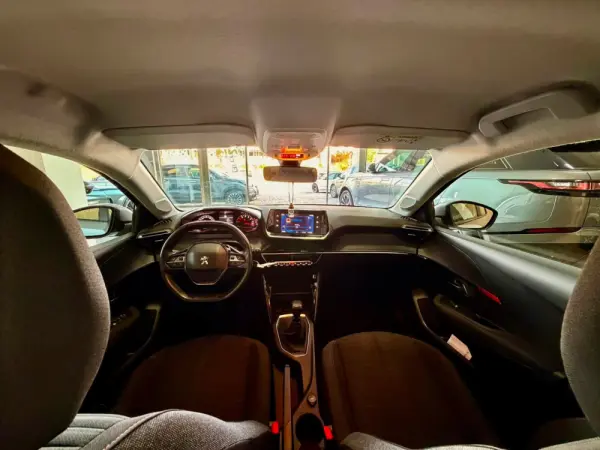 Peugeot 208 1.2 PureTech 100 7