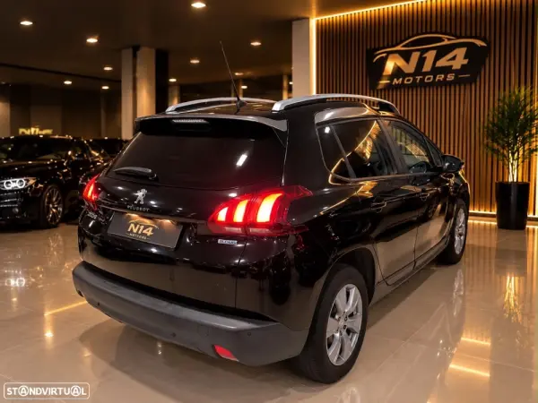 Peugeot 2008 1.2 VTi 5