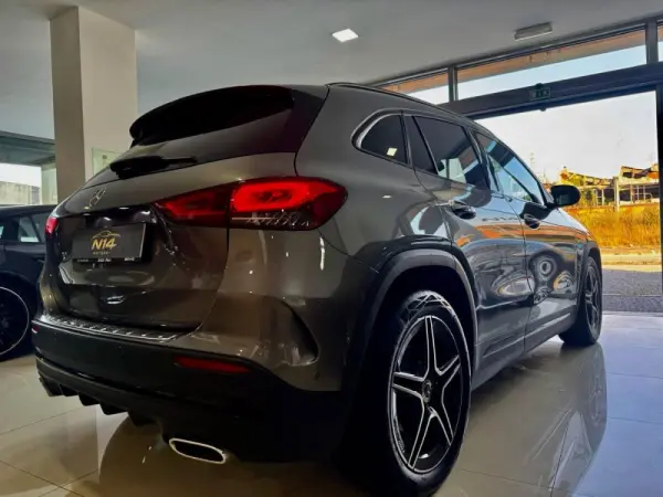 Mercedes-Benz GLA 200 6