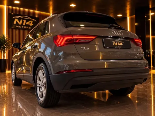 Audi Q3 35 TDI 8