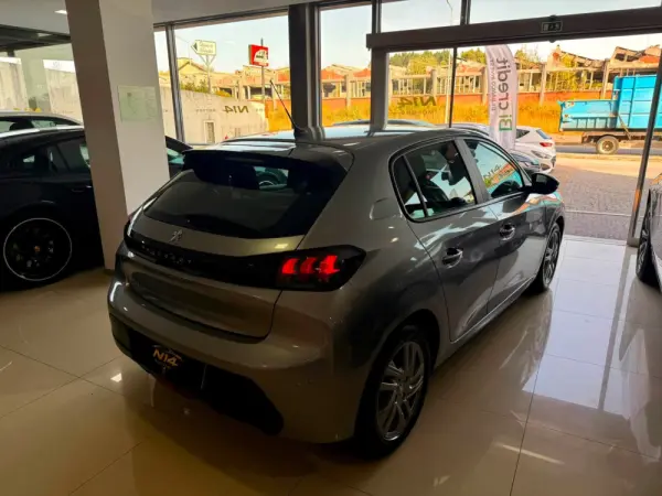 Peugeot 208 1.2 PureTech 100 4