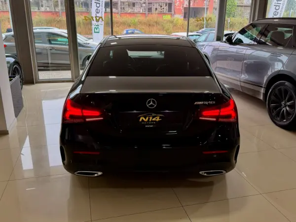 Mercedes-Benz A 180 AMG 5
