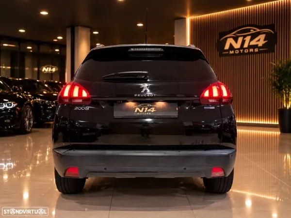 Peugeot 2008 1.2 VTi 4