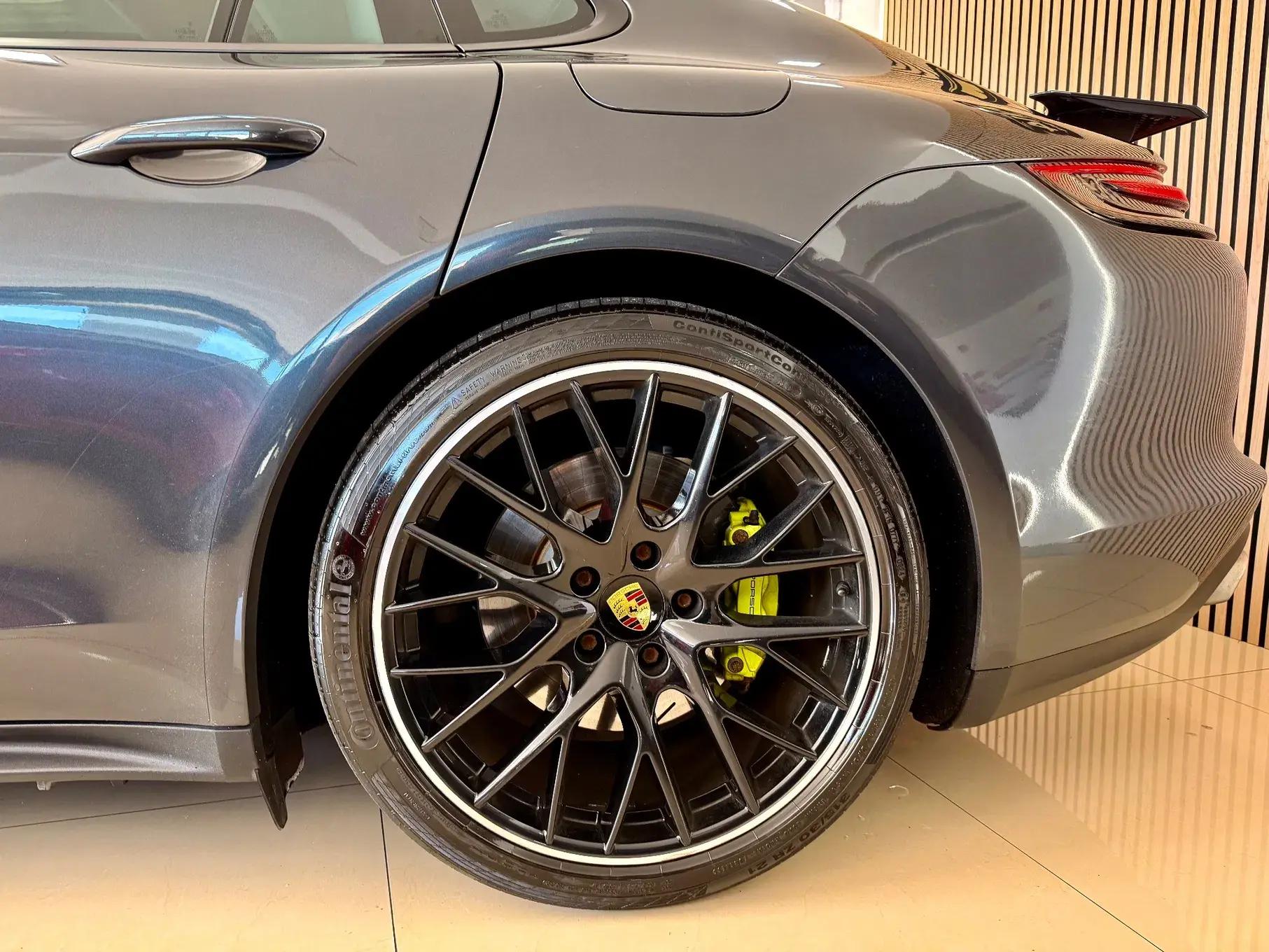 Porsche Panamera Outro 5