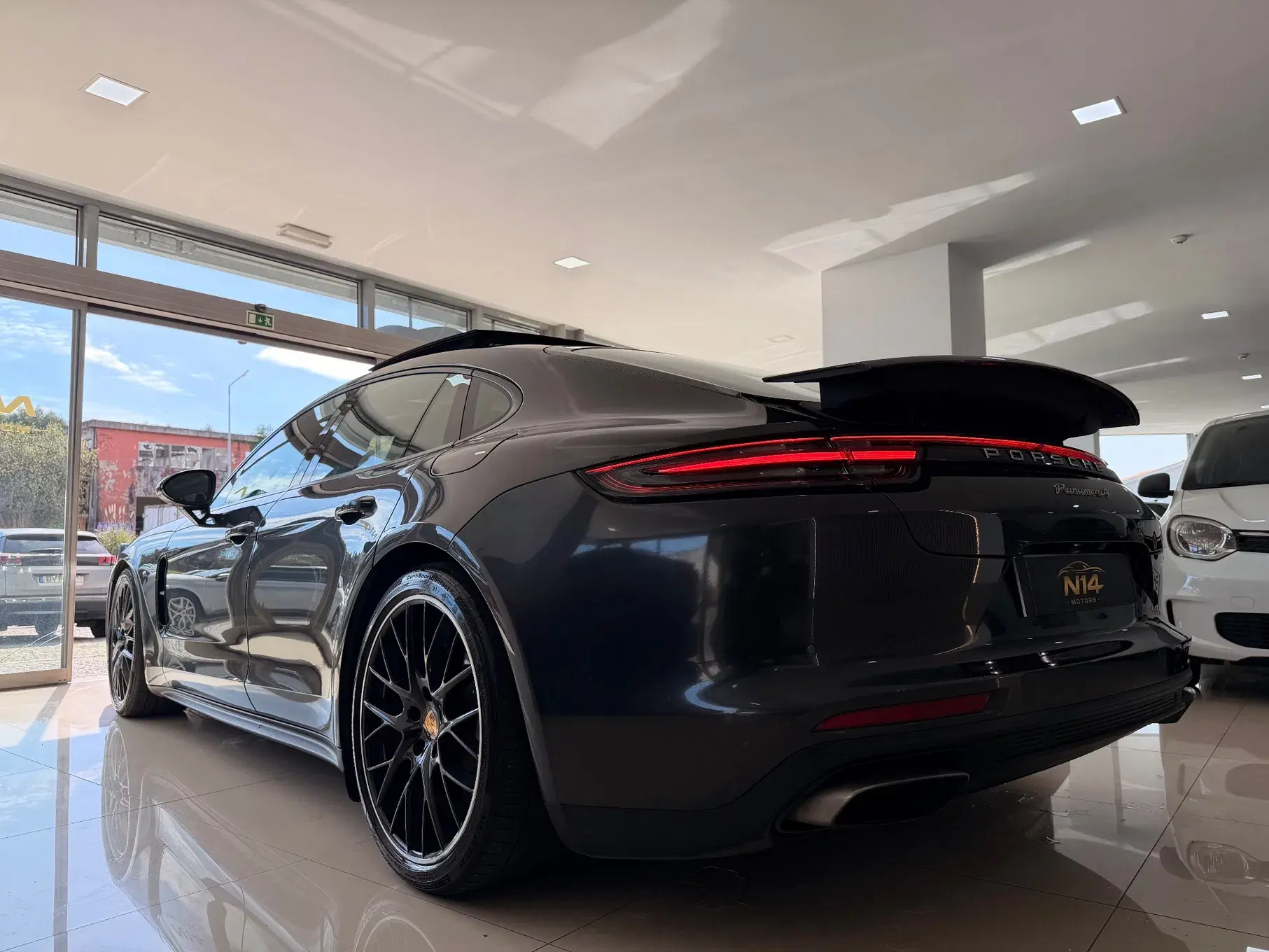 Porsche Panamera Outro 6