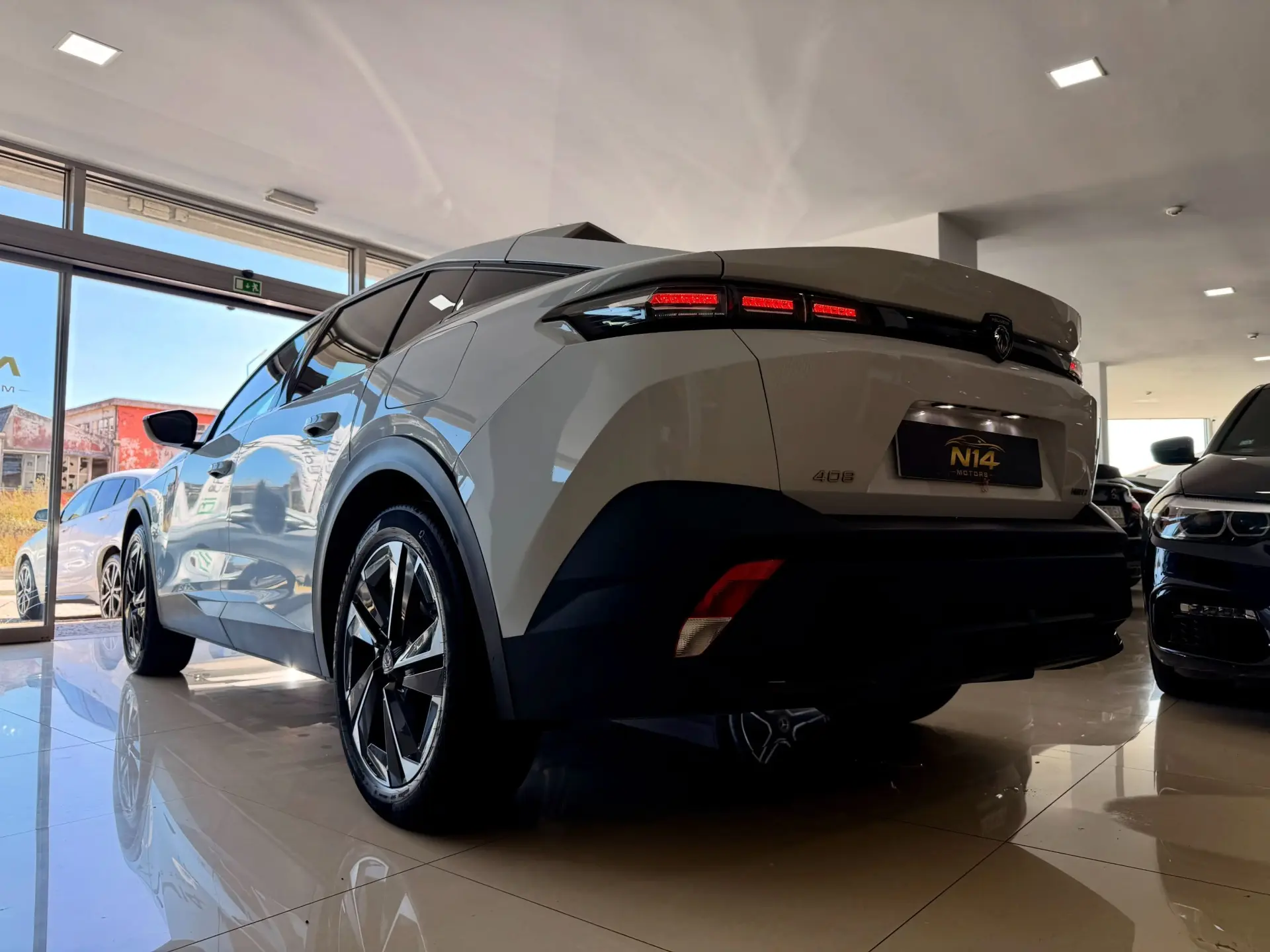 Peugeot 408 1.6 Hybrid Allure e-EAT8 2