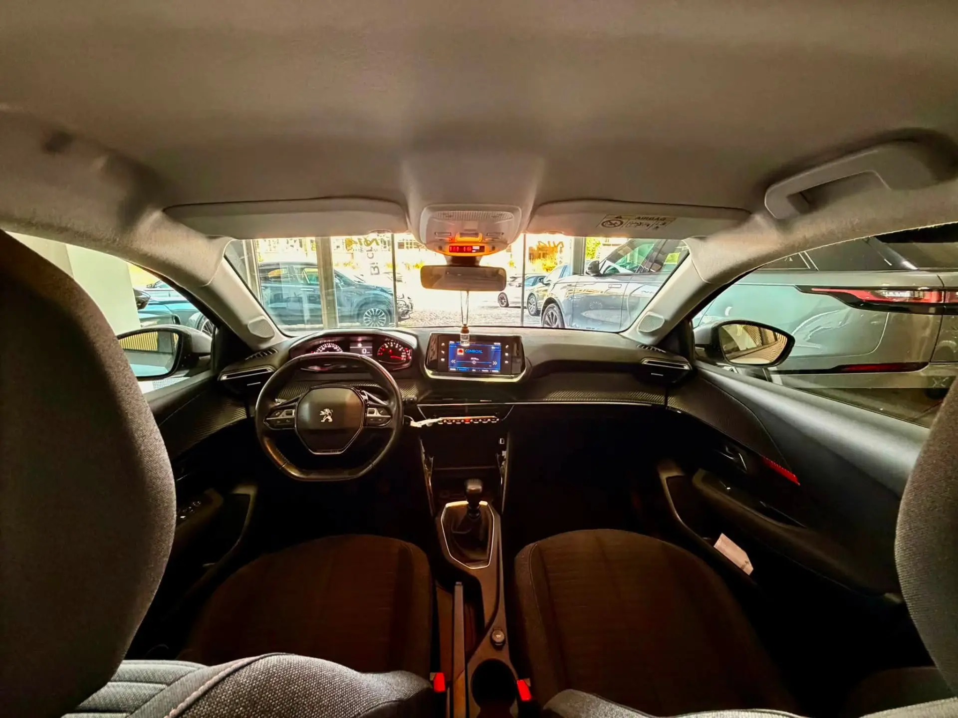 Peugeot 208 1.2 PureTech 100 7