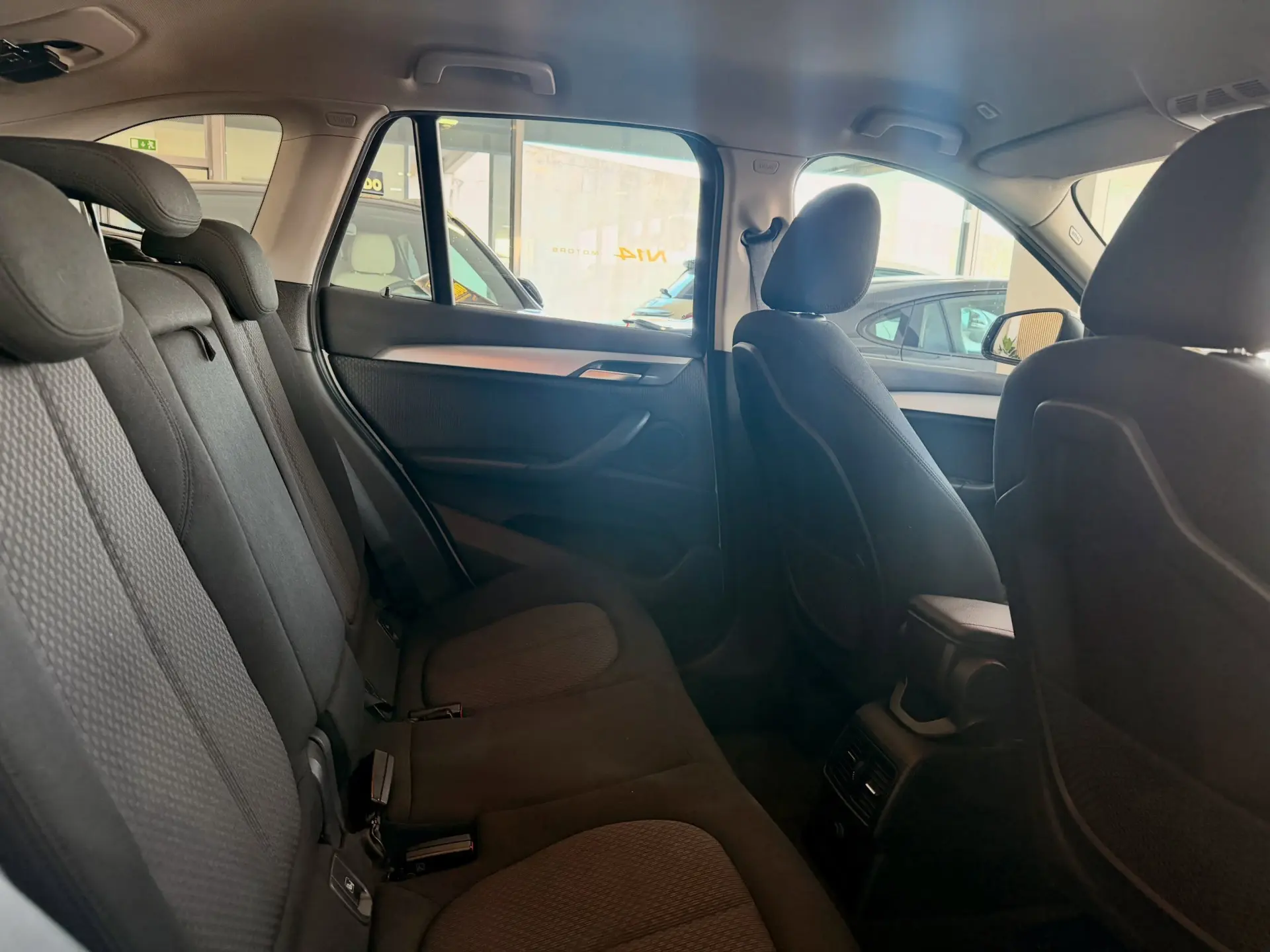 BMW X1 16 d sDrive Advantage 8