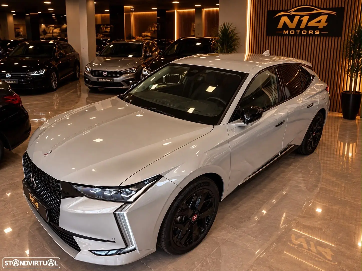 DS DS4 DS DS4 E-TENSE 225 LA PREMIÈRE 3