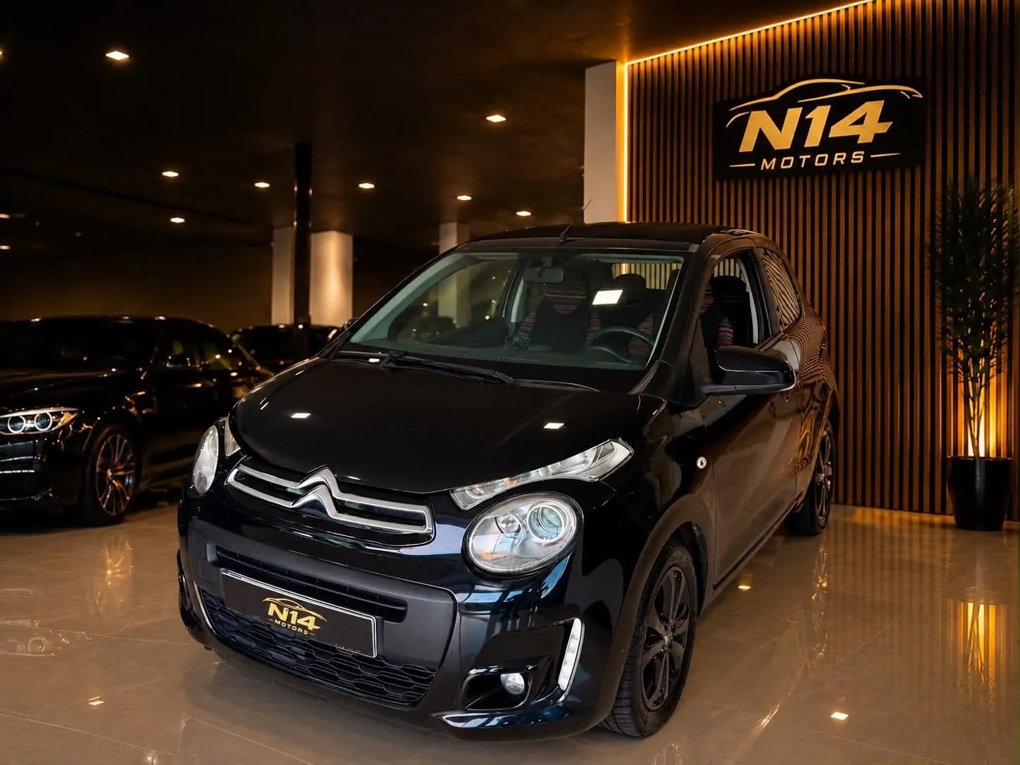 Citroen C1 Airscape PureTech Shine 1