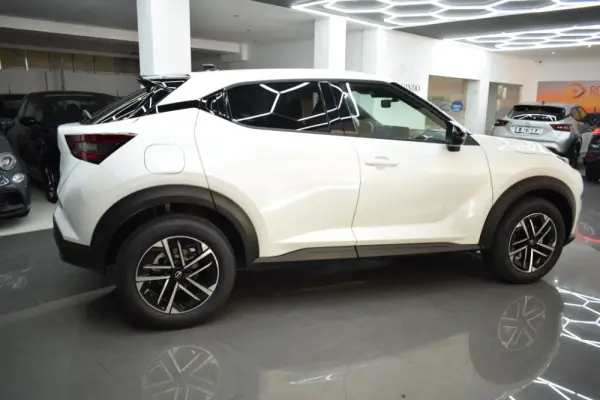 Nissan Juke 1.0 DIG-T N-Connecta Two Tone DCT 3